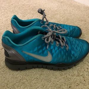 NIKE WOMEN'S FREE TR FIT WINTER